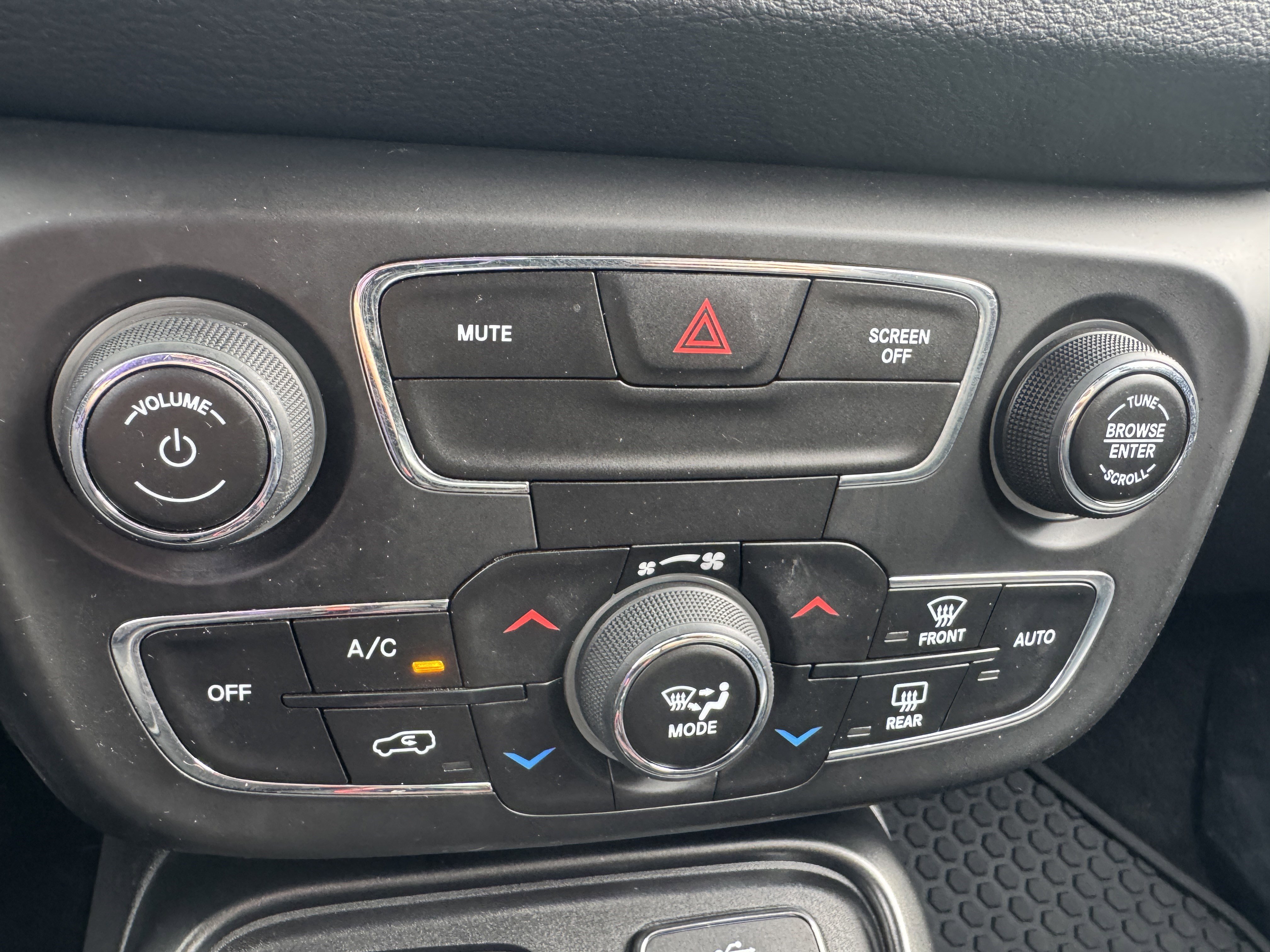 Used 2018 Jeep Compass Trailhawk w/ Leather Interior Group AWD/4WD image 34