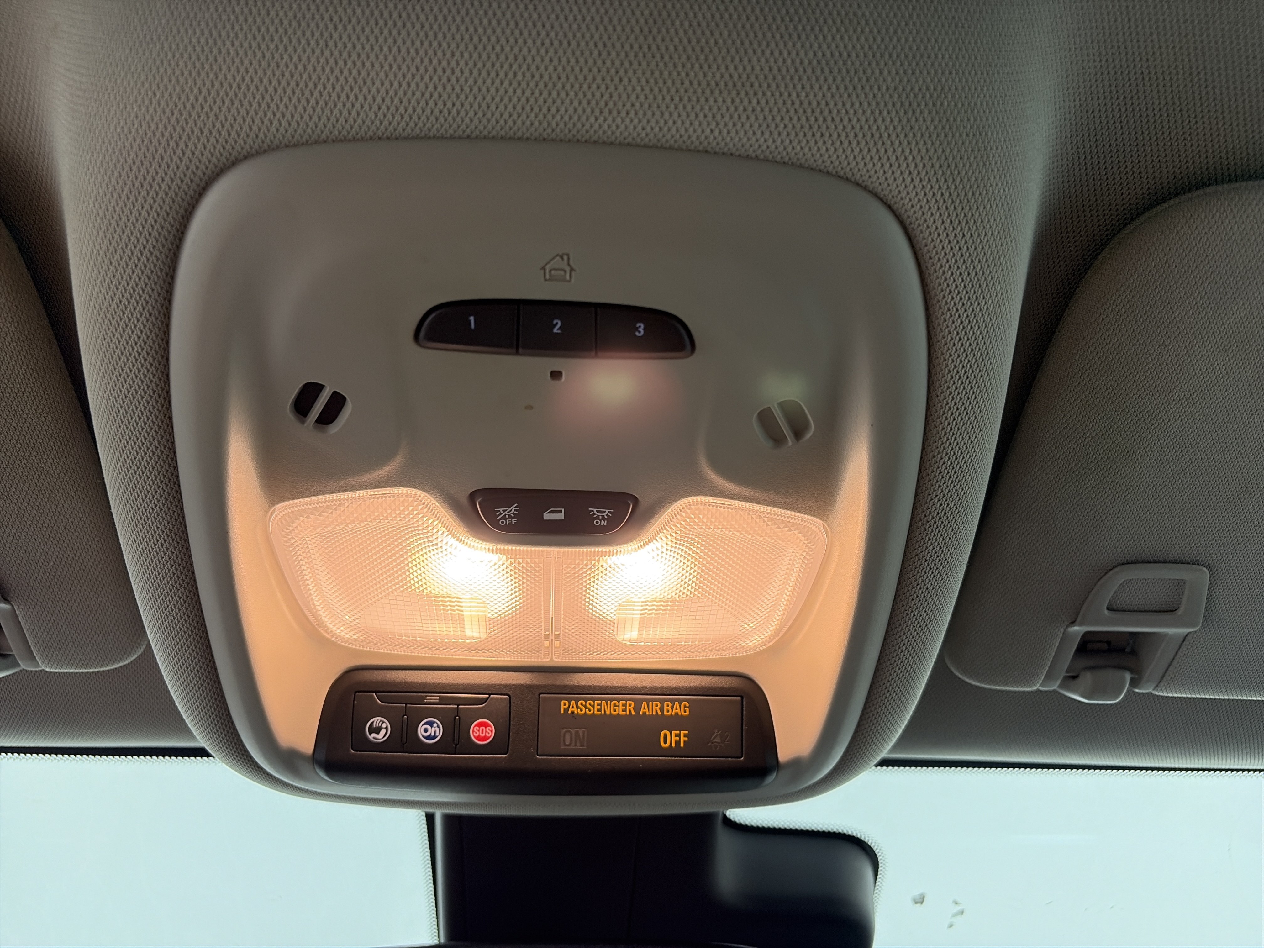 Used 2020 Buick Encore GX Essence FWD image 29