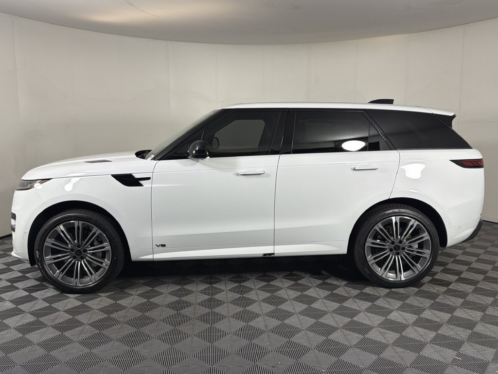 New 2027 Land Rover Range Rover Sport Dynamic SE AWD/4WD image 2