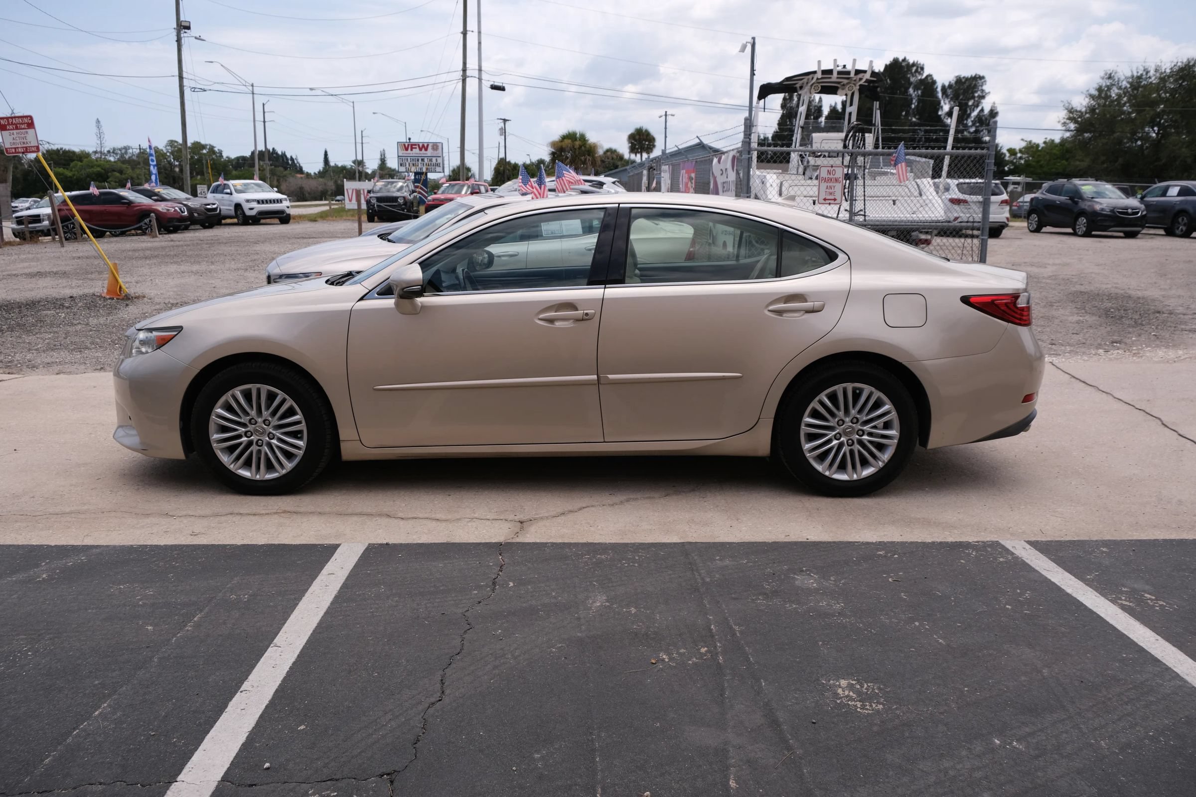 Used 2014 Lexus ES 350 w/ Luxury Package FWD image 8