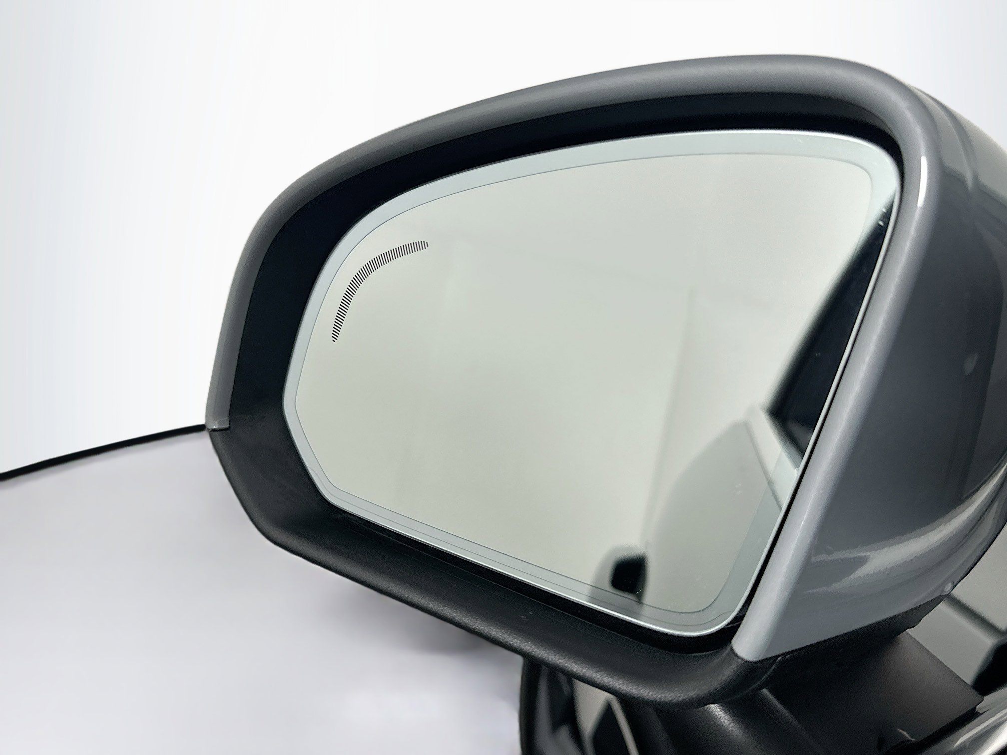 Used 2025 Volvo XC40 B5 Plus image 16