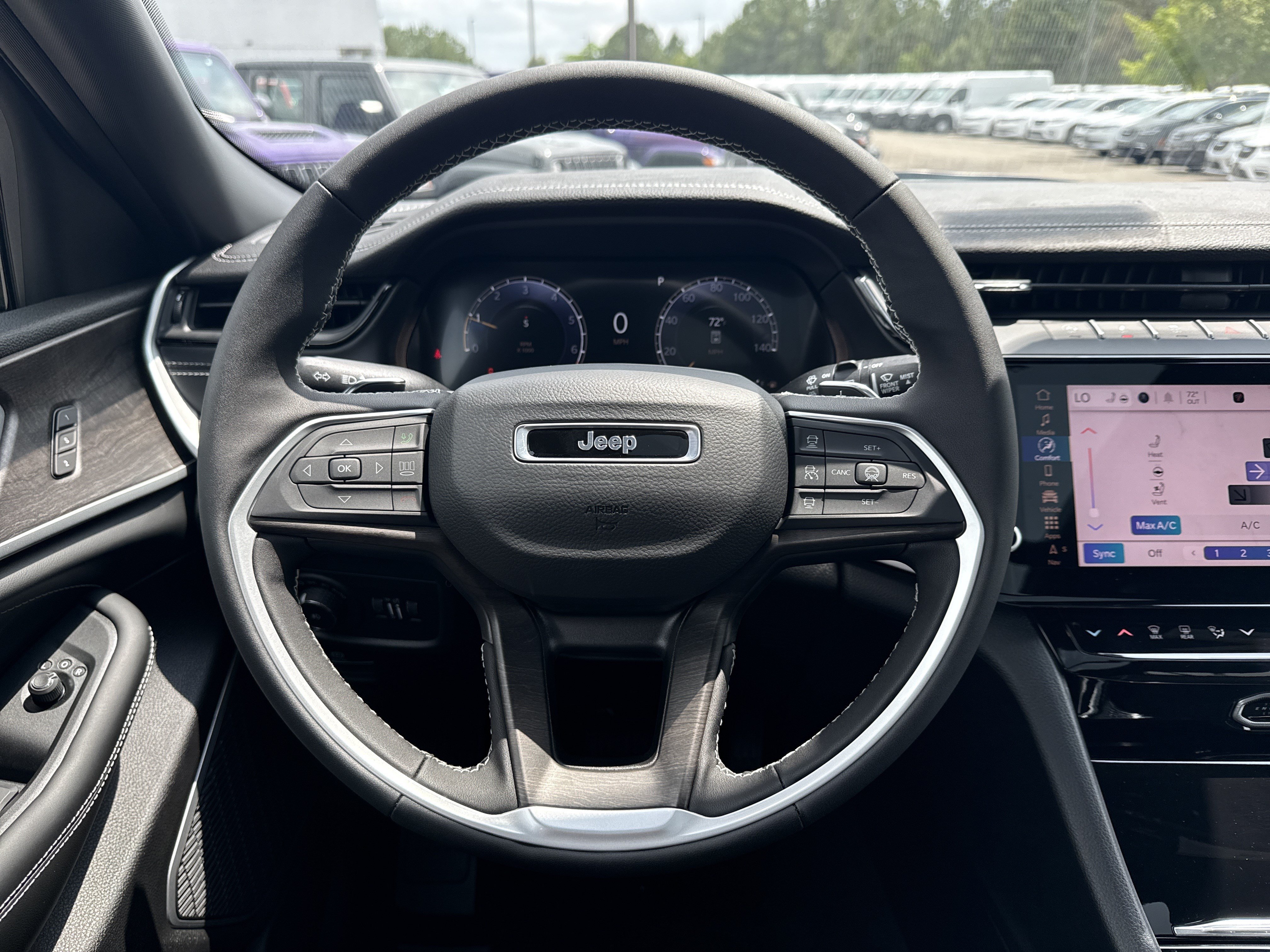 New 2026 Jeep Grand Cherokee Limited AWD/4WD image 25