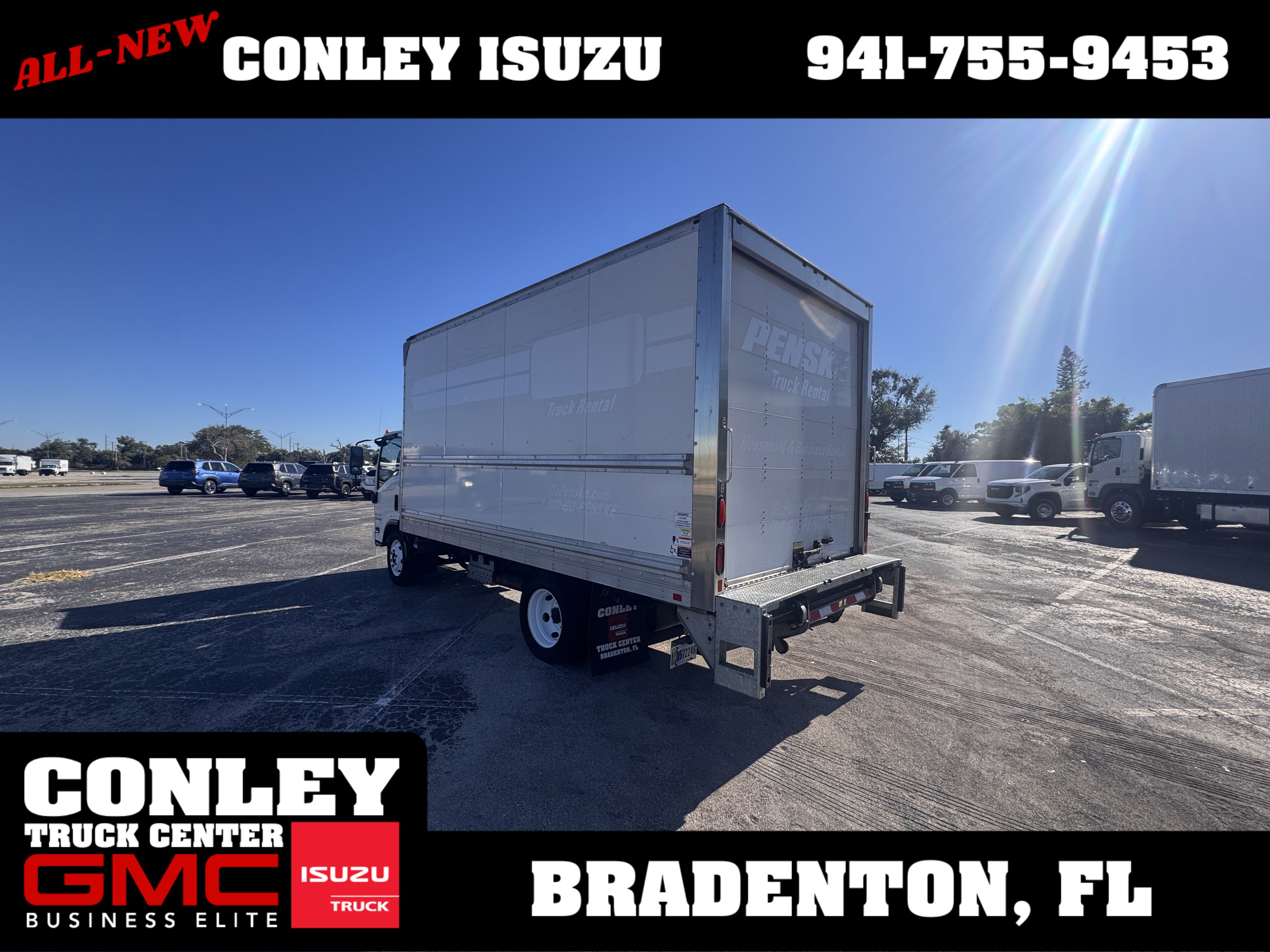 Used 2020 Isuzu NPR image 5