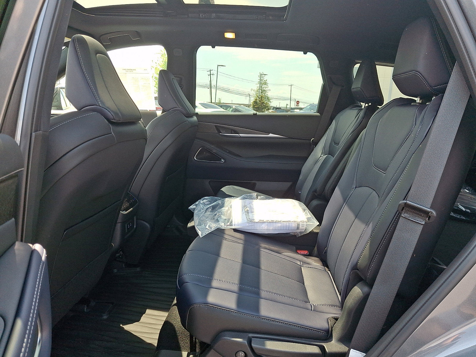 New 2026 INFINITI QX60 Sport w/ Dark Cargo Package AWD/4WD image 6