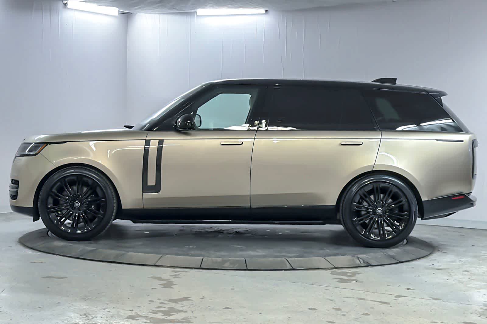 Used 2023 Land Rover Range Rover Long Wheelbase Autobiography AWD/4WD image 5