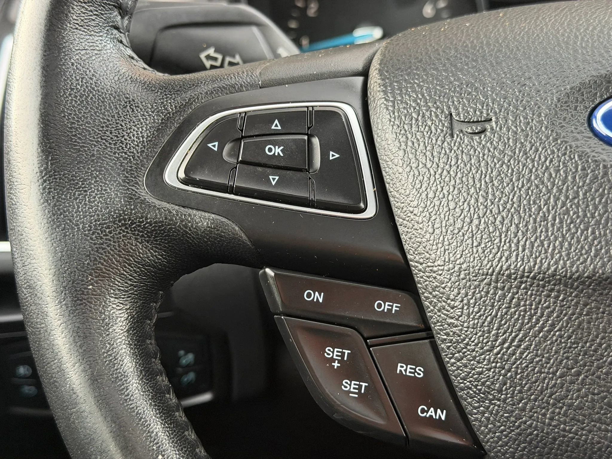 Used 2017 Ford Focus Titanium FWD image 31