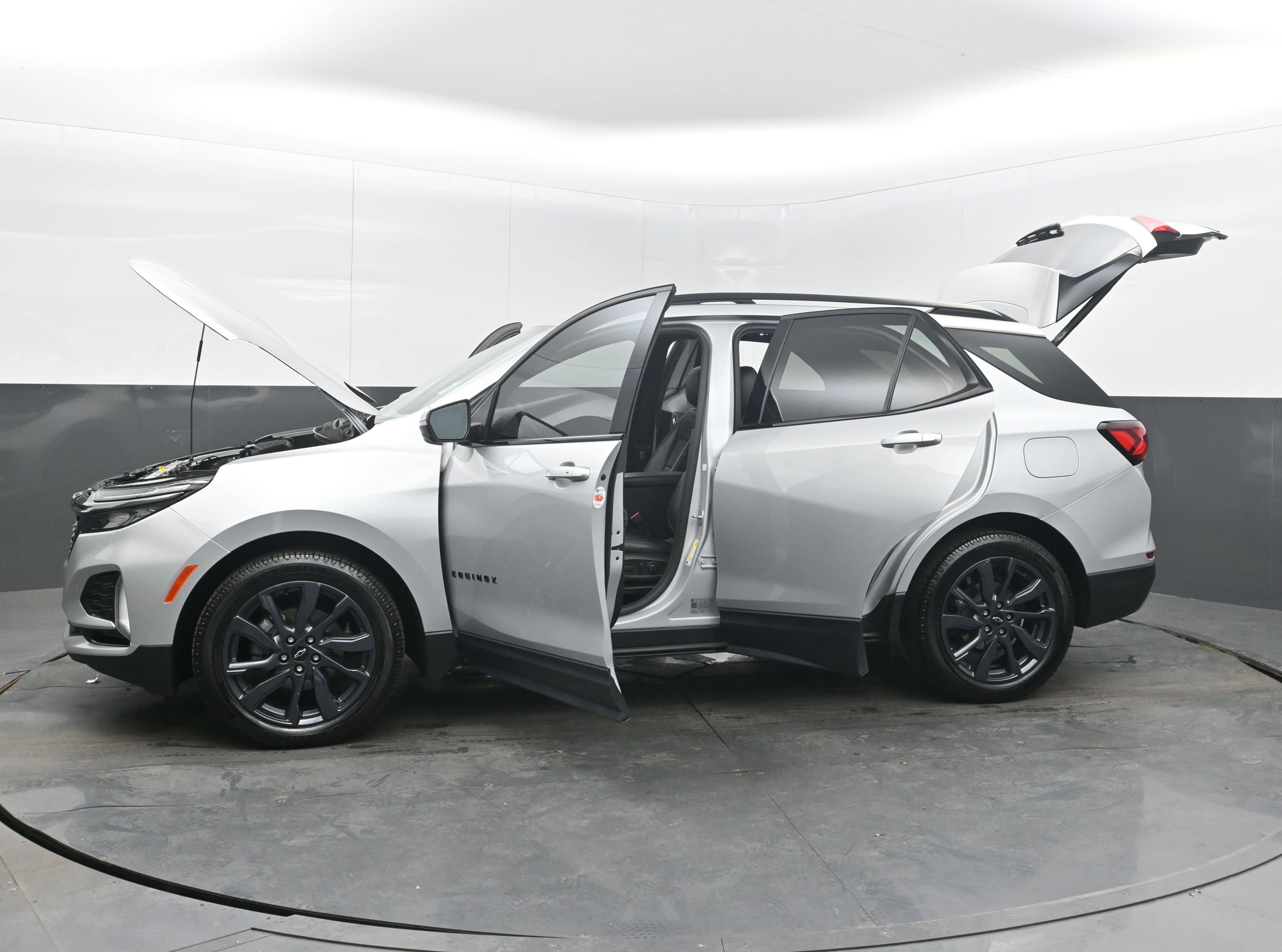 Used 2022 Chevrolet Equinox RS w/ RS Leather Package image 42