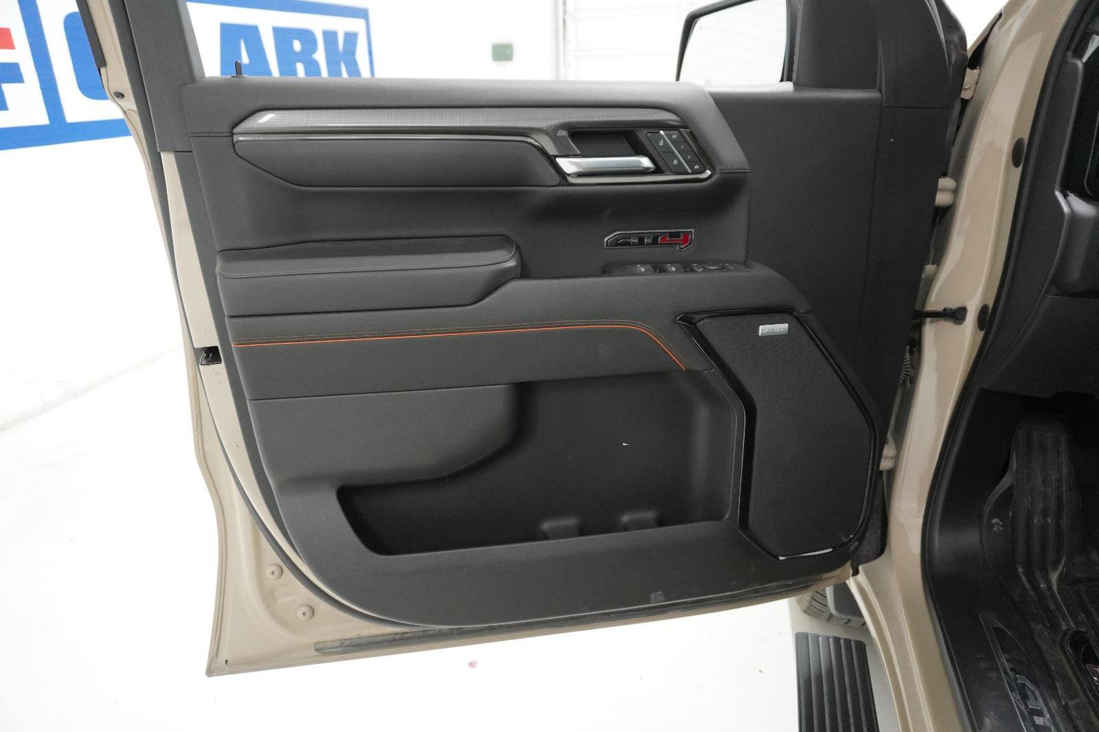 Used 2022 GMC Sierra 1500 AT4 w/ AT4 Premium Package image 10