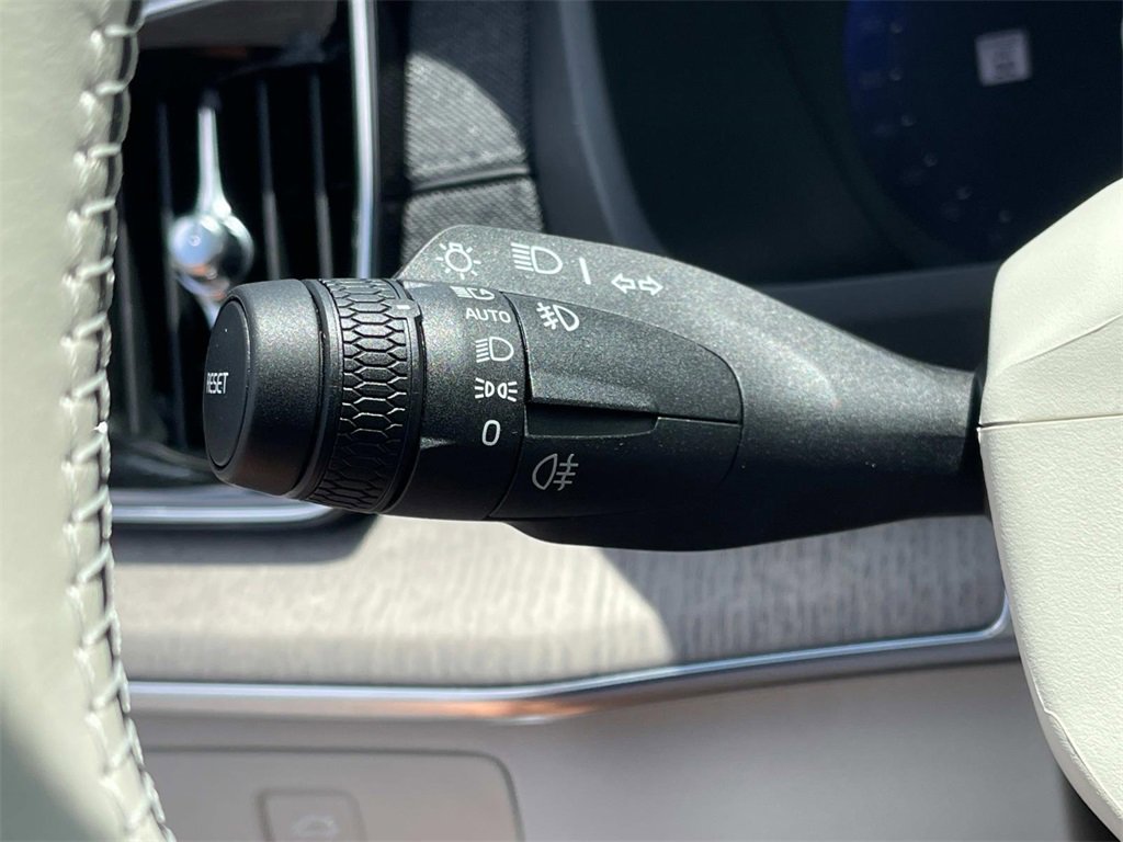 New 2026 Volvo XC90 B6 Ultra image 35