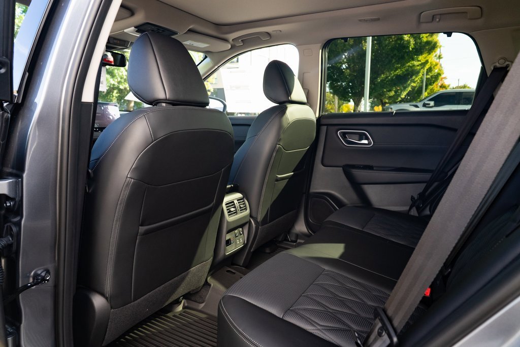 New 2026 Nissan Rogue Platinum image 23