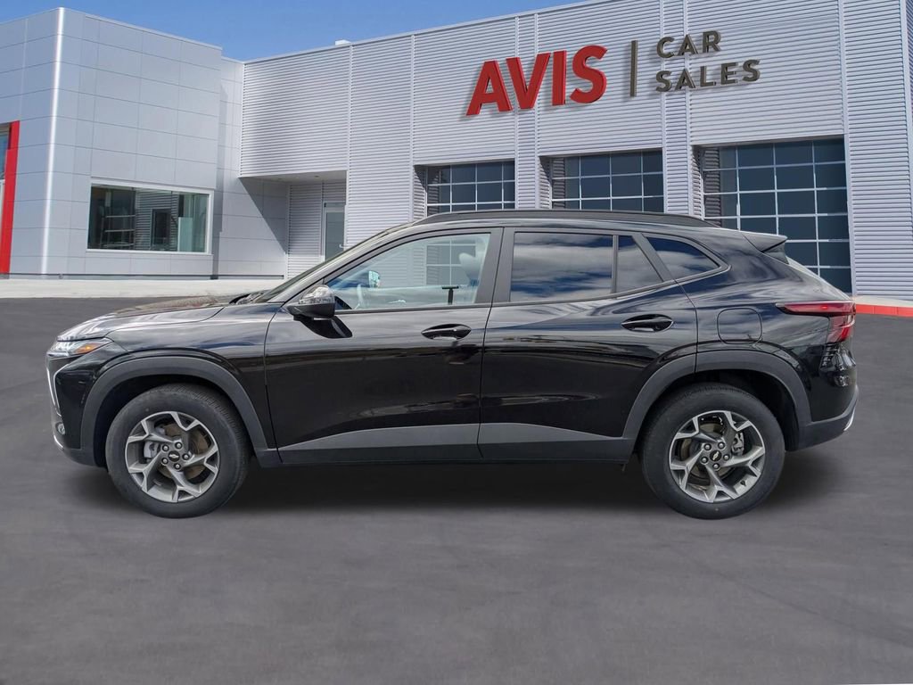 Used 2025 Chevrolet Trax LT w/ LT Convenience Package image 10