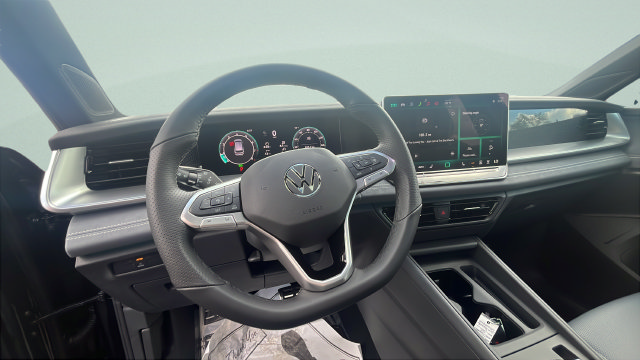 New 2026 Volkswagen Tiguan SE R-Line AWD/4WD image 13