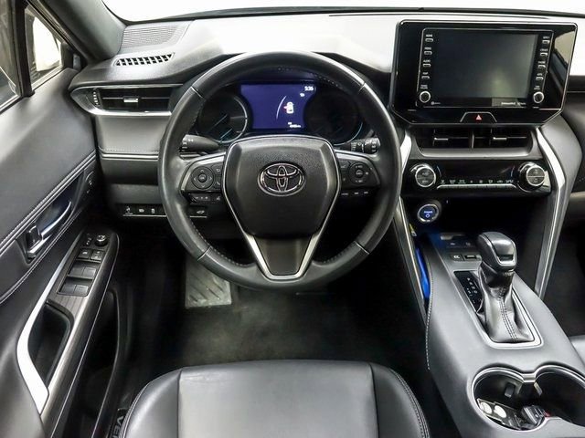 Used 2022 Toyota Venza XLE image 12