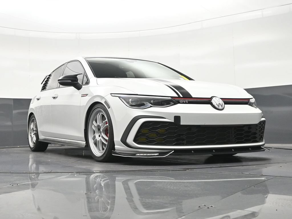 Used 2024 Volkswagen GTI SE FWD image 29