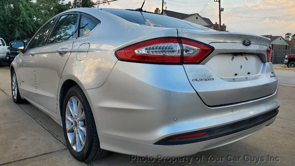 Used 2017 Ford Fusion SE image 20