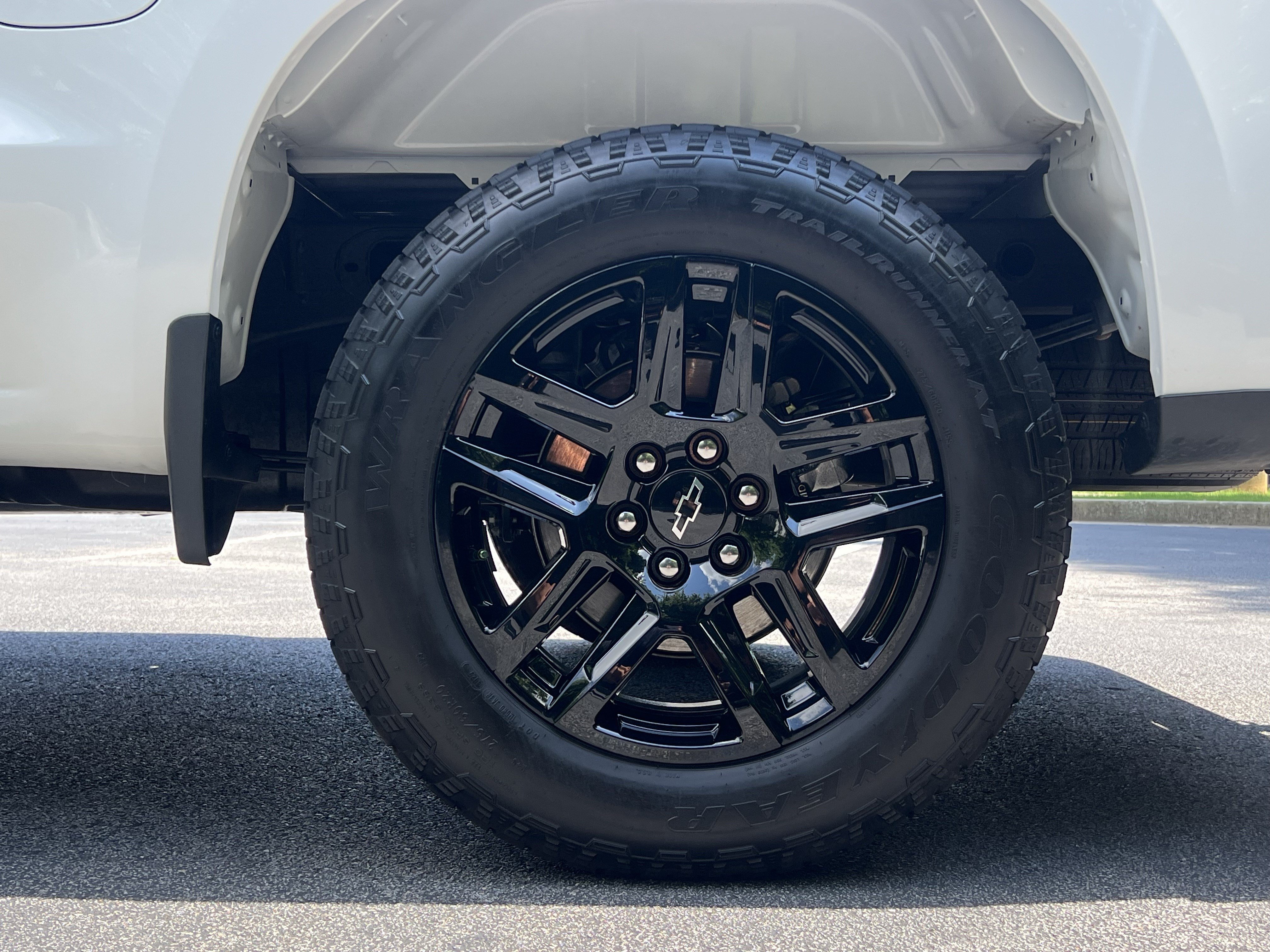Used 2026 Chevrolet Silverado 1500 Custom w/ Turbomax Blackout Package AWD/4WD image 42