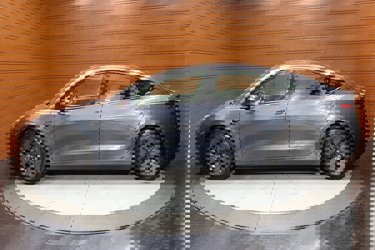 Used 2023 Tesla Model 3 Standard Range image 16