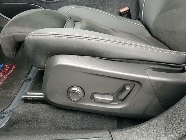 Used 2023 Volvo C40 P8 Recharge Ultimate image 15