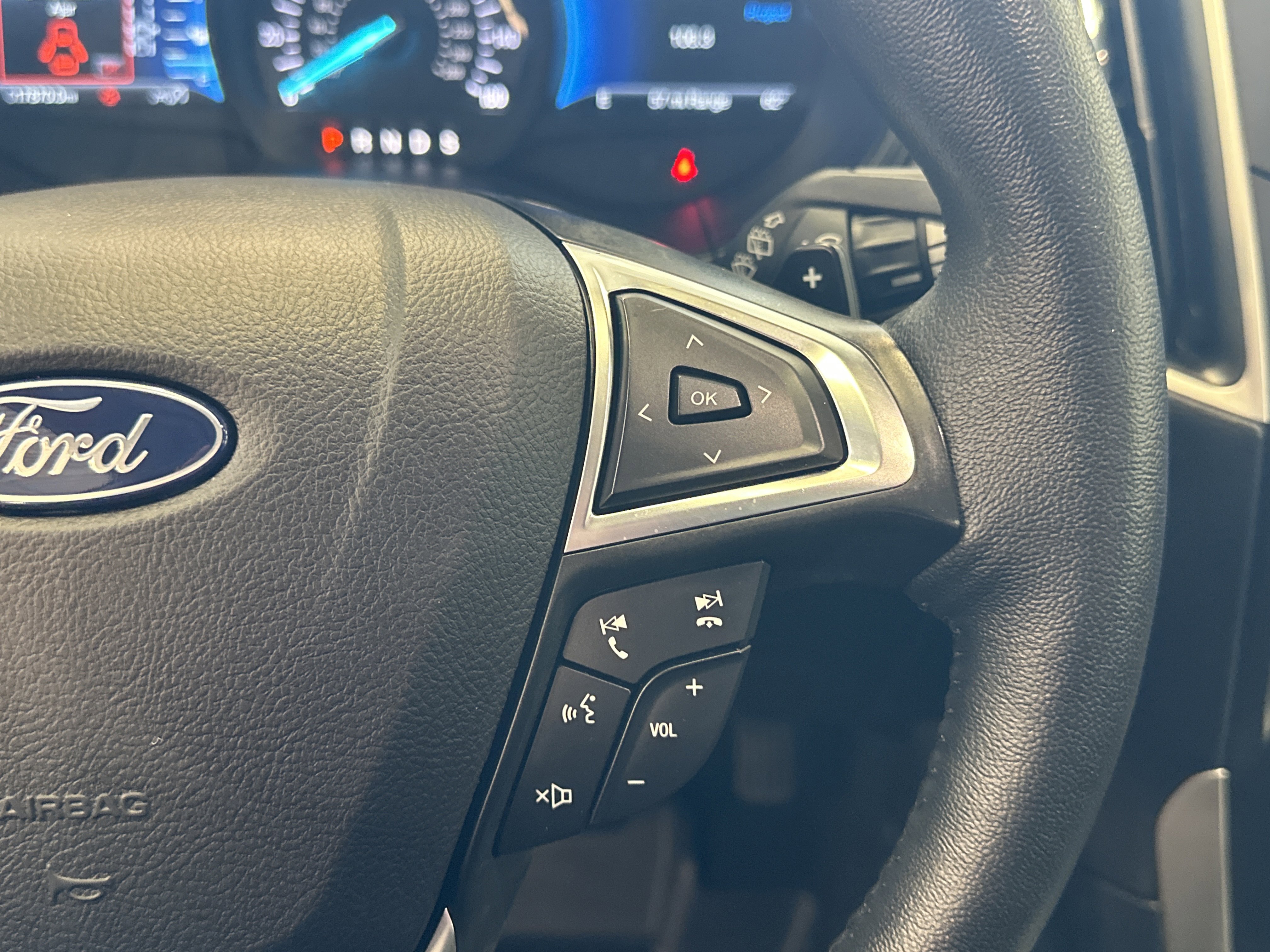 Used 2024 Ford Edge SEL w/ Convenience Package image 35