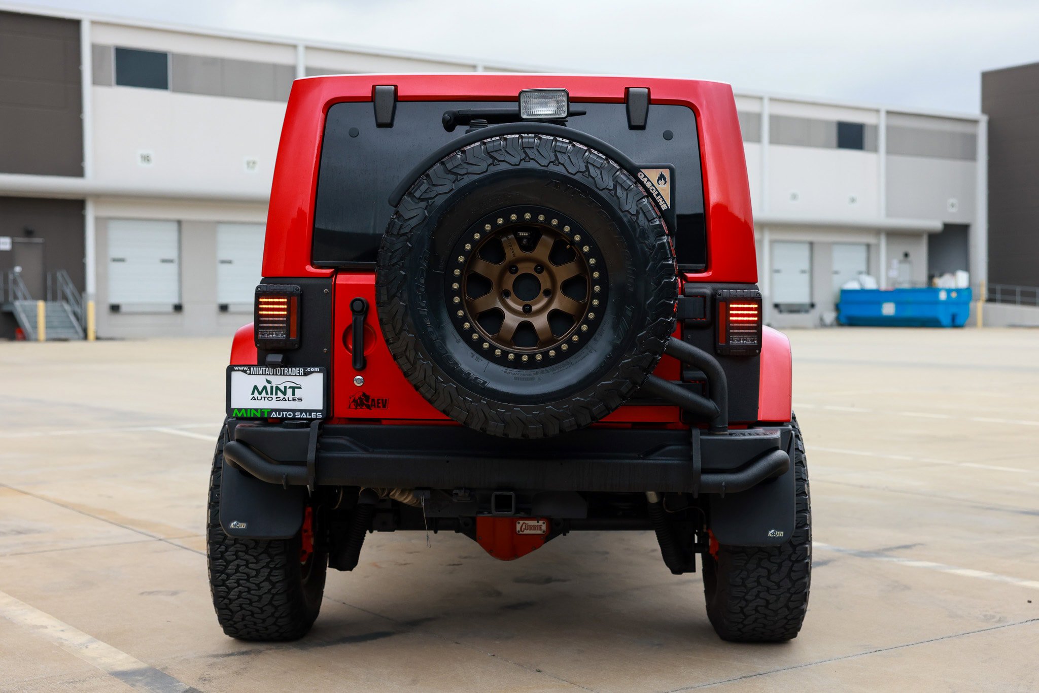 Used 2016 Jeep Wrangler Unlimited Rubicon w/ Connectivity Group image 12