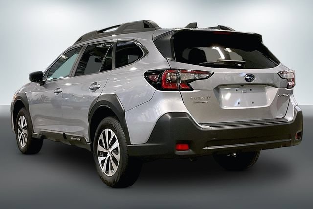 Used 2025 Subaru Outback Premium AWD/4WD image 12