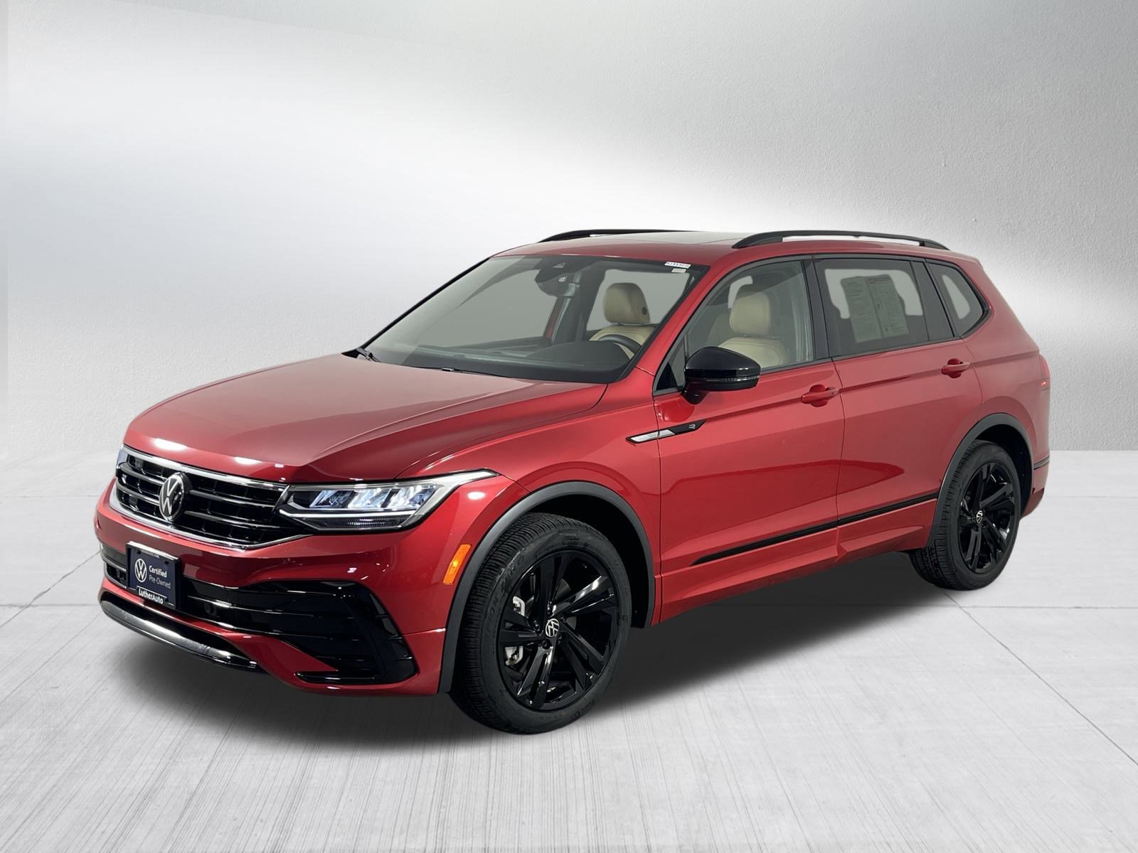 Certified 2024 Volkswagen Tiguan SE R-Line video 3