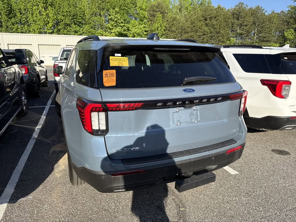 Used 2025 Ford Explorer Active image 18