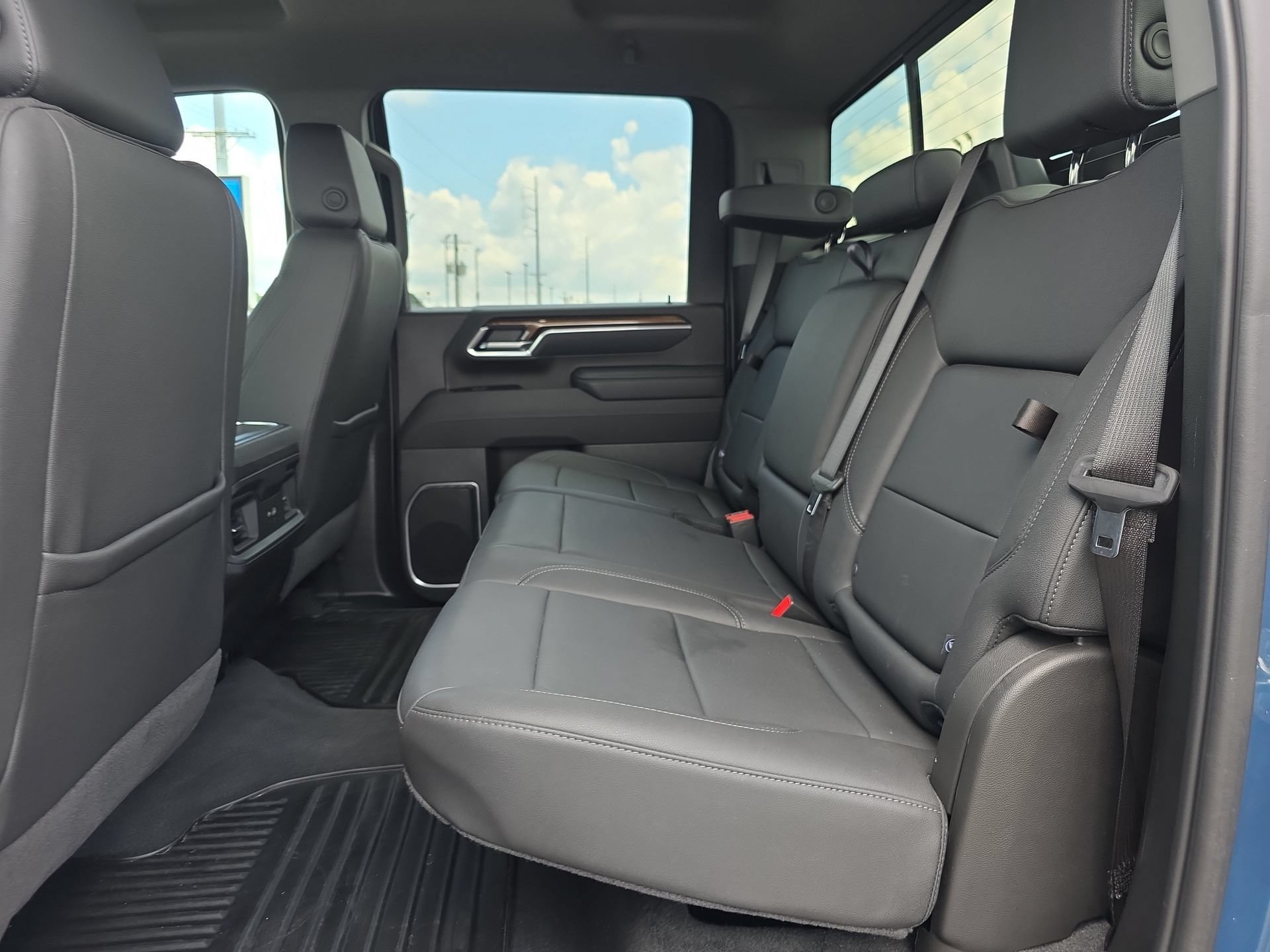 Used 2025 Chevrolet Silverado 2500 LT w/ Trail Boss Package AWD/4WD image 11