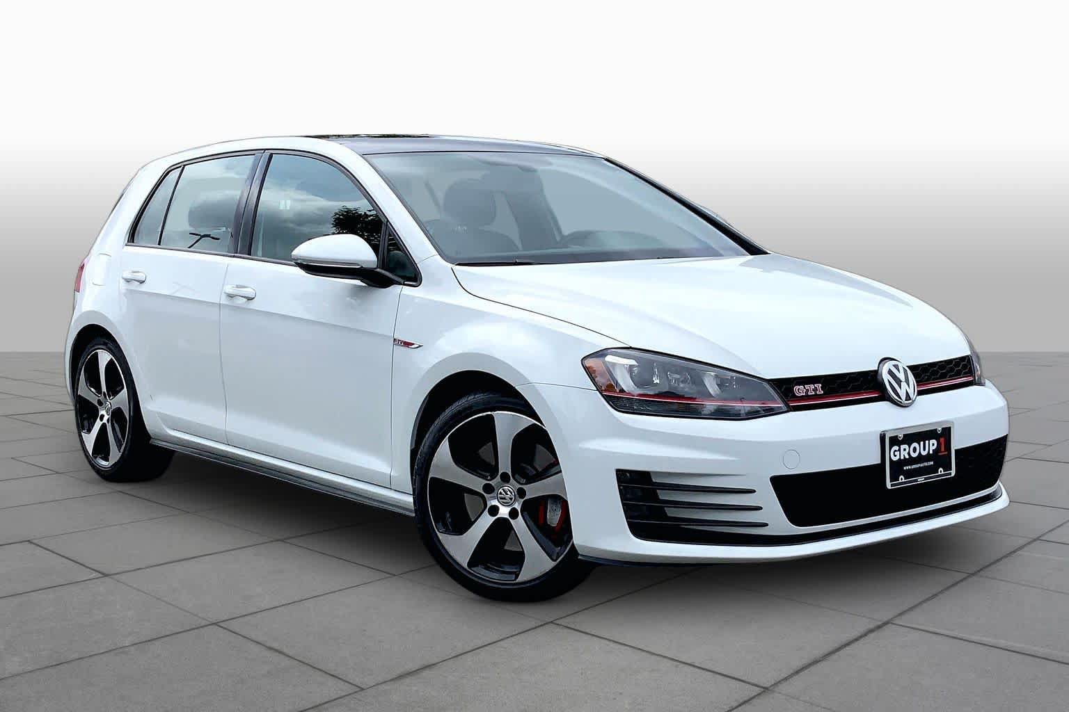 Used 2017 Volkswagen GTI SE FWD image 3