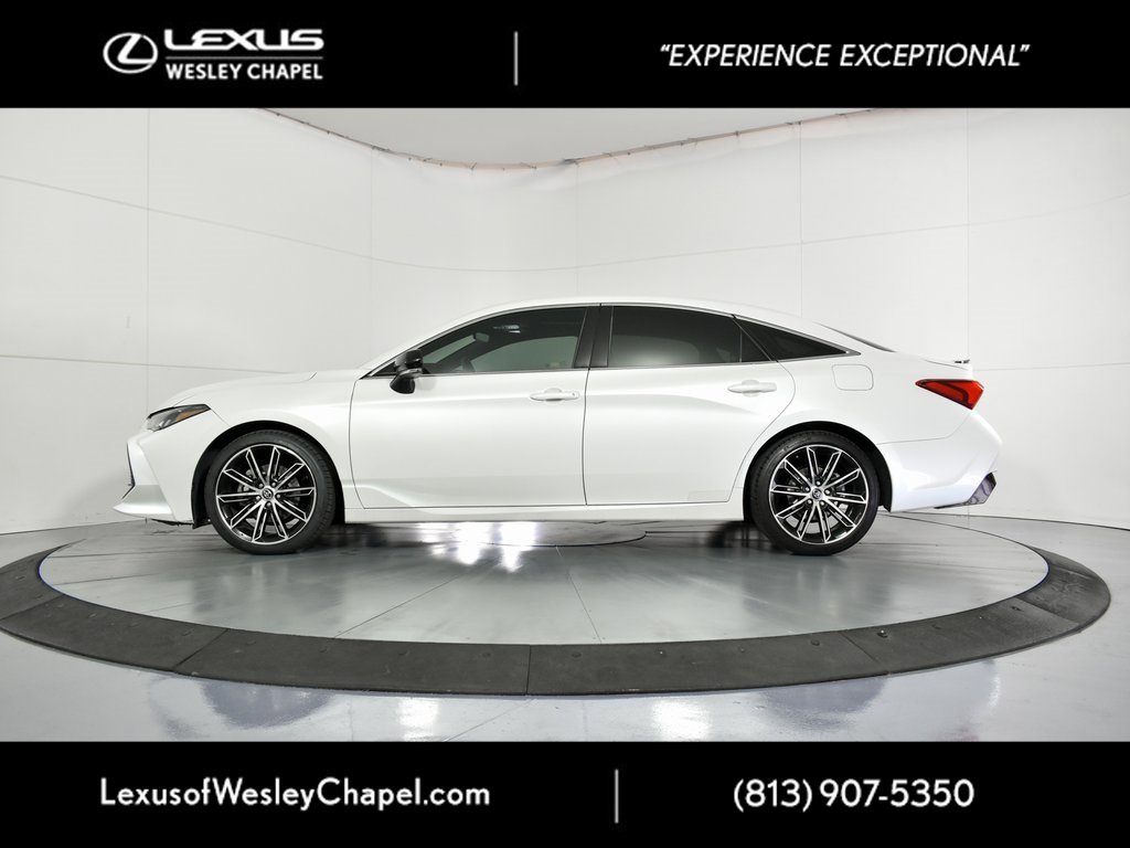 Used 2019 Toyota Avalon XSE image 10