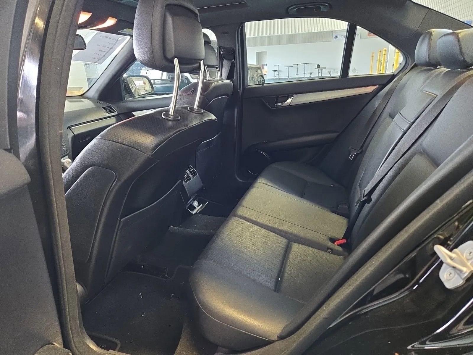 Used 2009 Mercedes-Benz C 300 4MATIC Sedan image 11