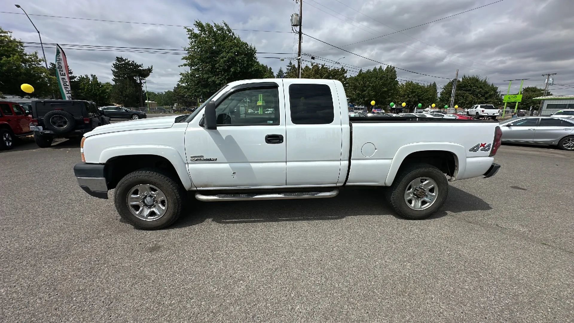 Used 2006 Chevrolet Silverado 2500 LT w/ Heavy-Duty Power Package image 6