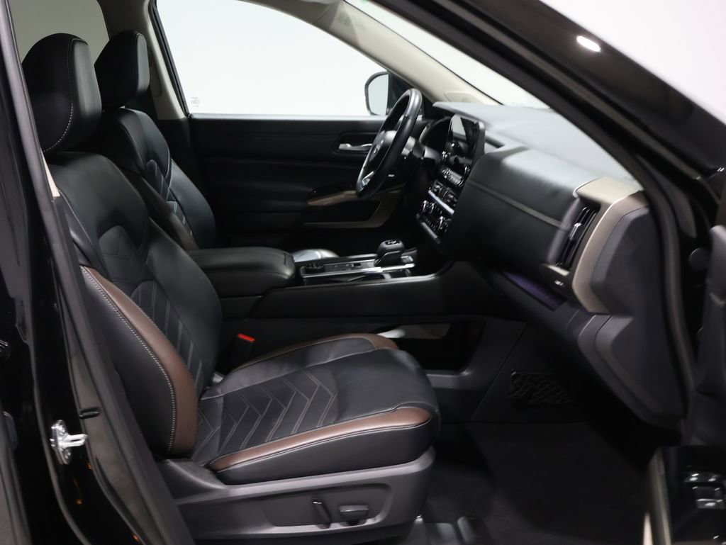 Used 2022 Nissan Pathfinder Platinum w/ Cargo Package image 21