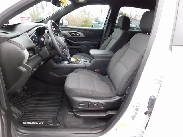 Used 2023 Chevrolet Traverse LT image 12