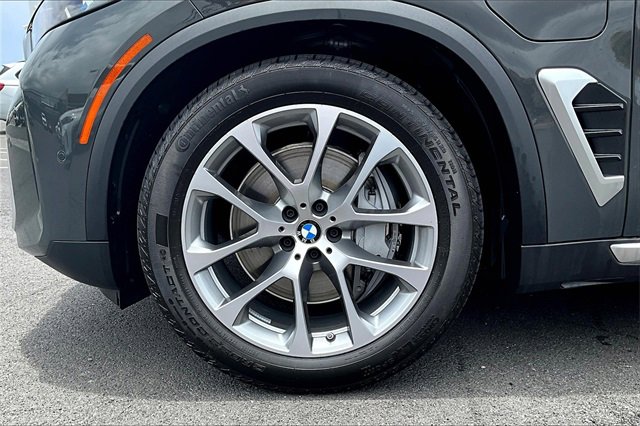 New 2026 BMW X5 xDrive50e w/ Premium Package image 12