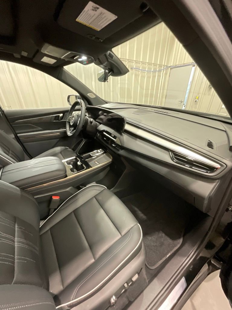 Used 2026 Buick Enclave Avenir w/ Super Cruise Package image 17