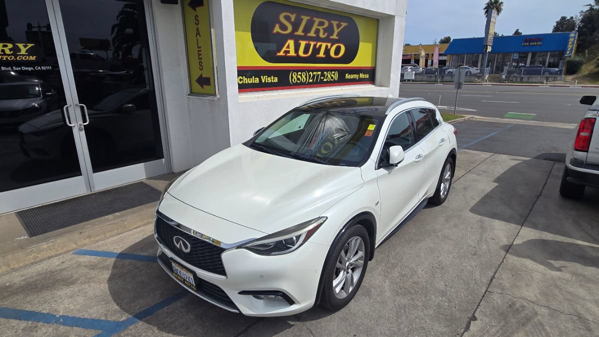 Used 2019 INFINITI QX30 w/ Cargo Package FWD image 32