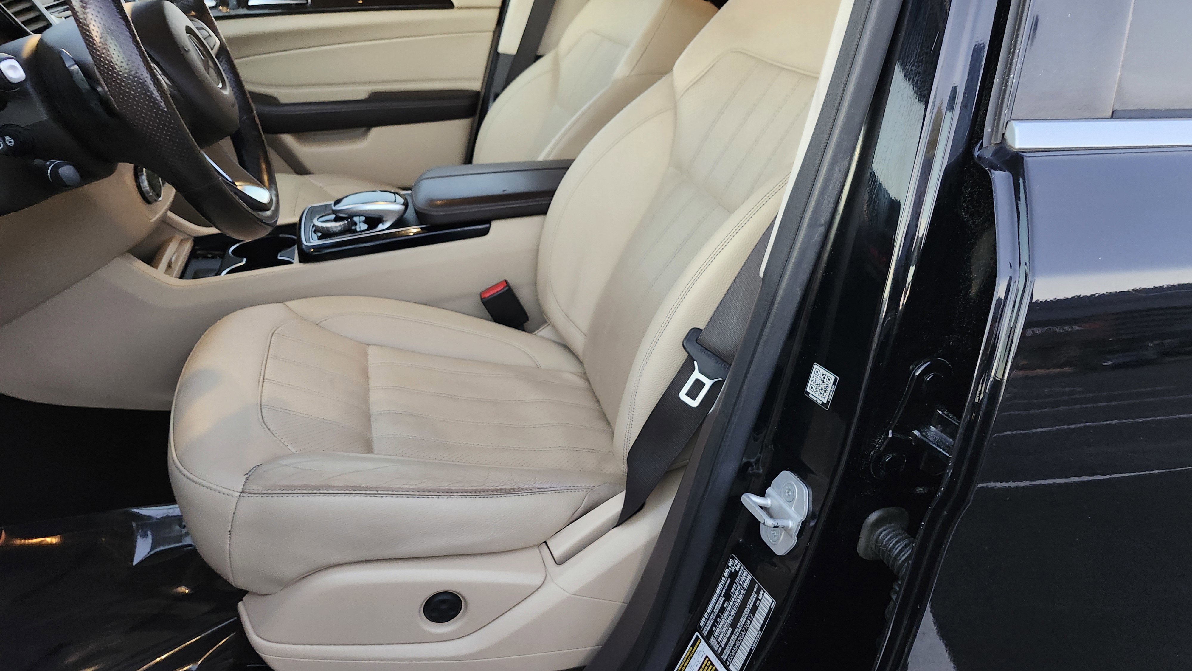 Used 2016 Mercedes-Benz GLE 350 4MATIC w/ Premium Package image 18