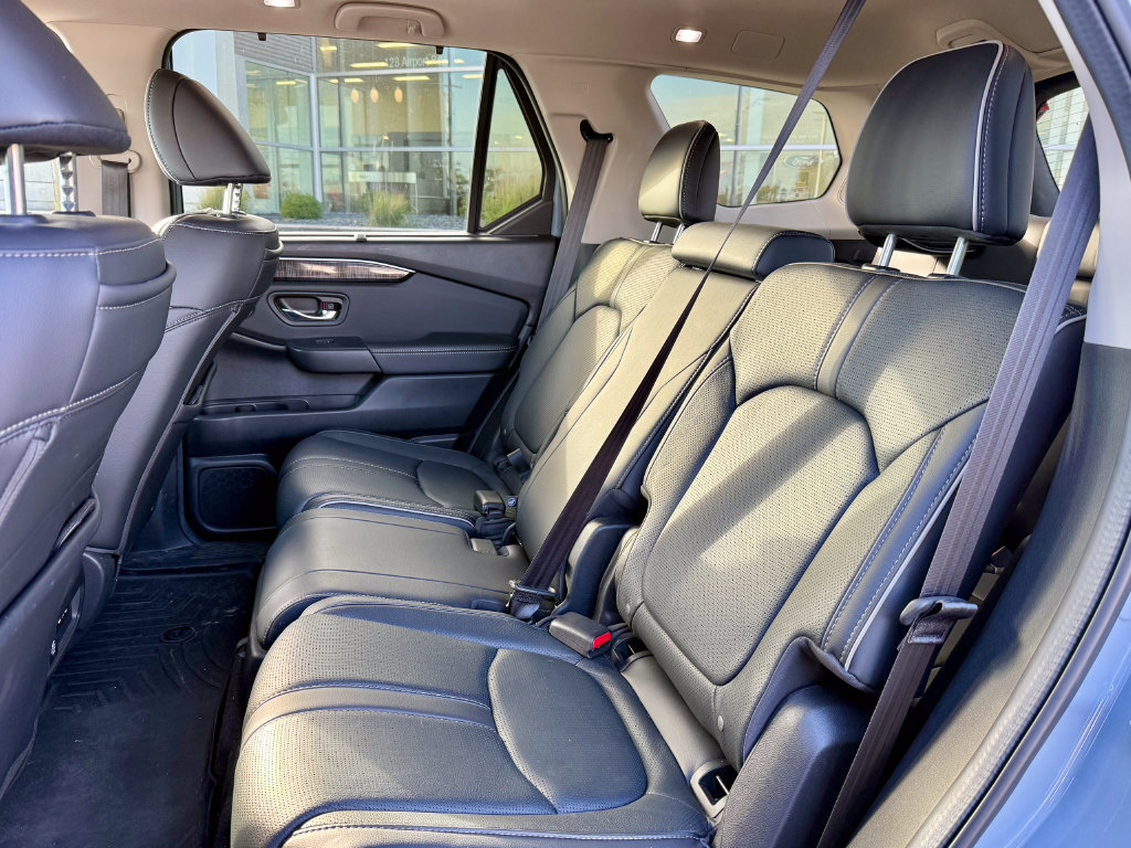 Used 2024 Honda Pilot Elite image 11