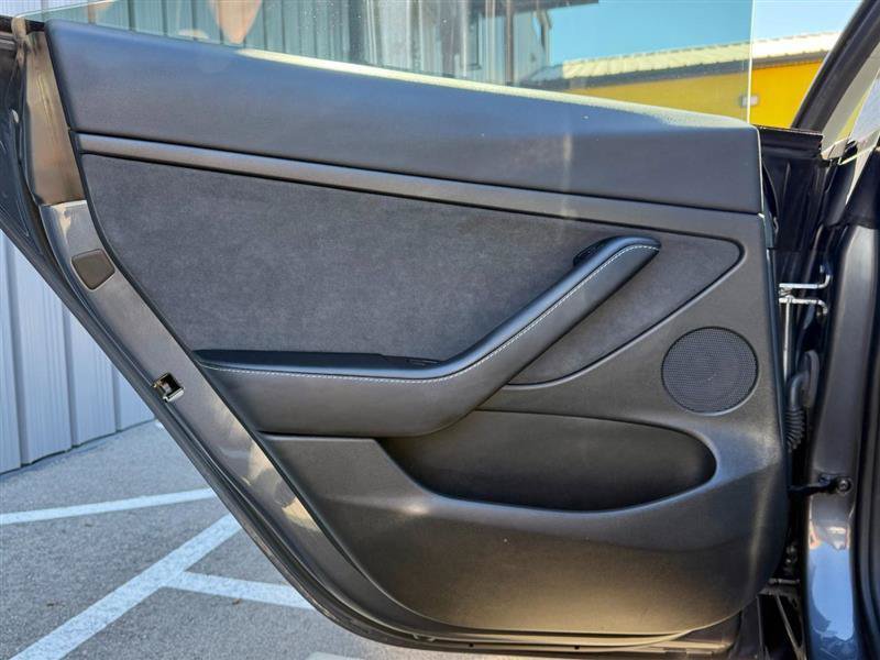 Used 2022 Tesla Model 3 Long Range AWD/4WD image 22