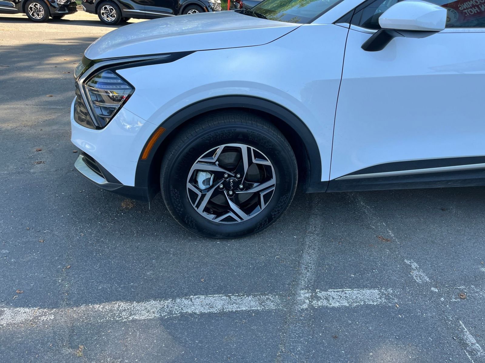 Used 2025 Kia Sportage LX FWD image 29