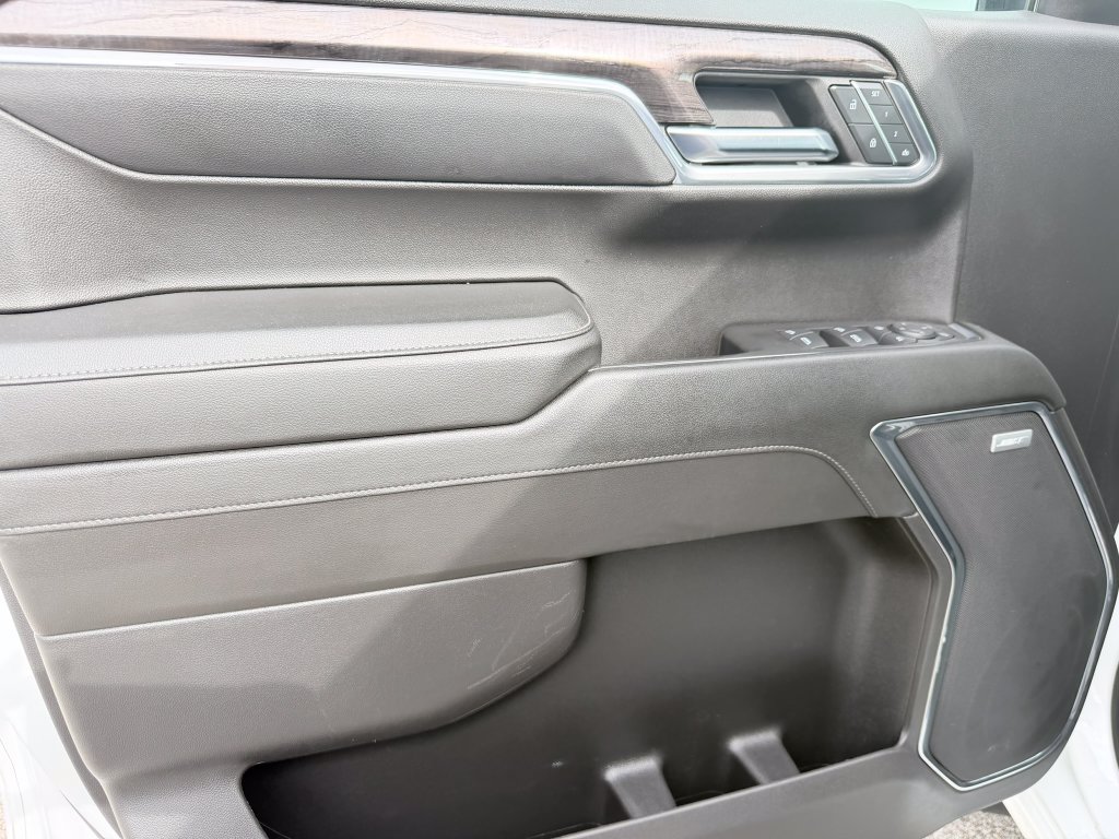 Used 2024 Chevrolet Silverado 1500 LTZ AWD/4WD image 7