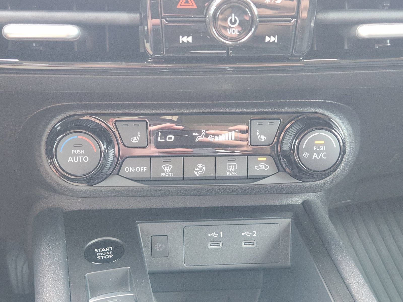 New 2026 Nissan Kicks SV w/ SV Premium Package FWD image 18