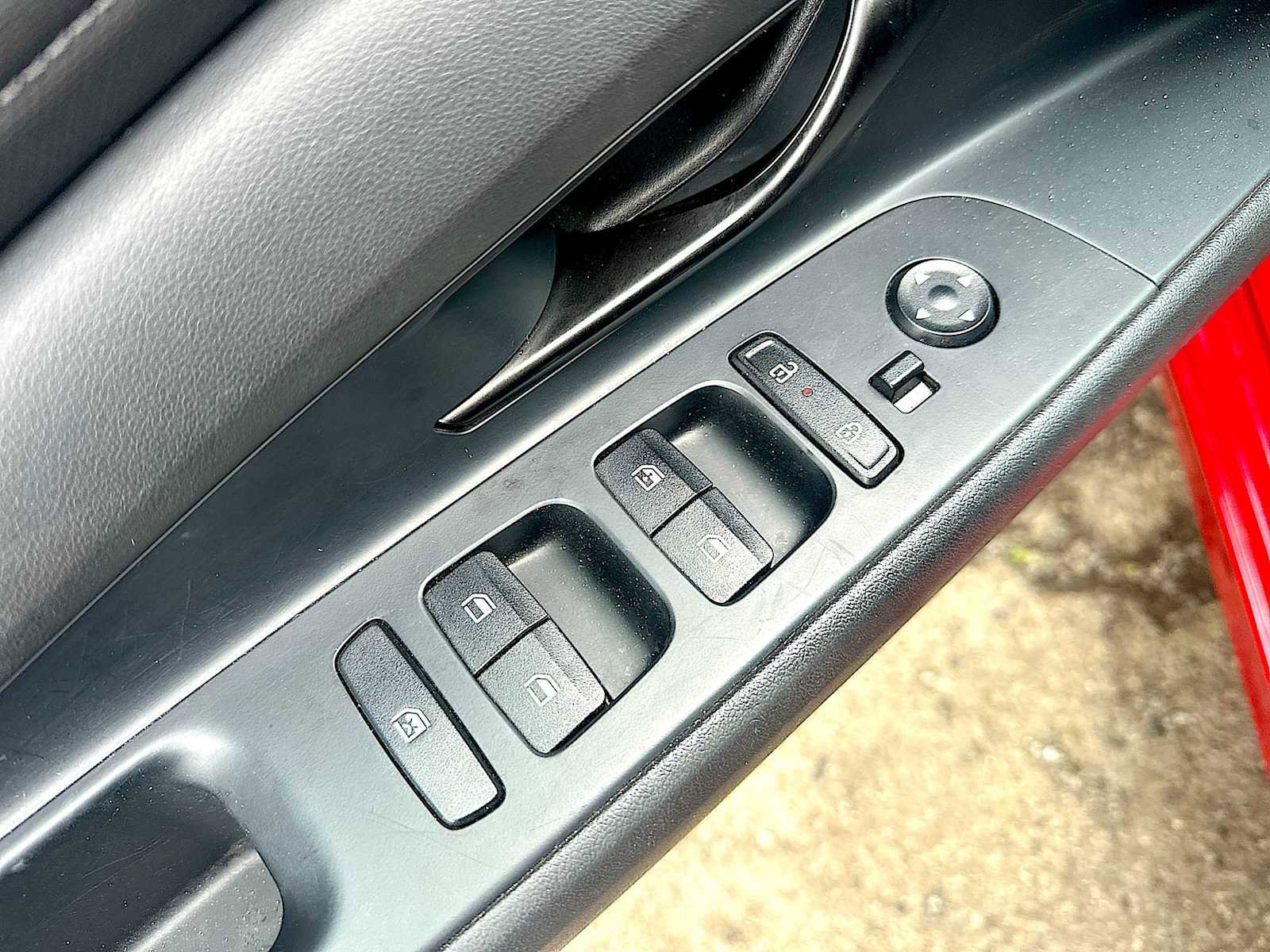 Used 2025 Hyundai Elantra SEL image 15