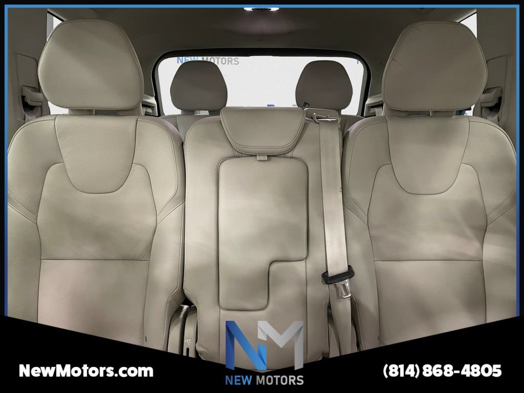 Used 2022 Volvo XC90 T6 Momentum w/ Climate Package AWD/4WD image 13