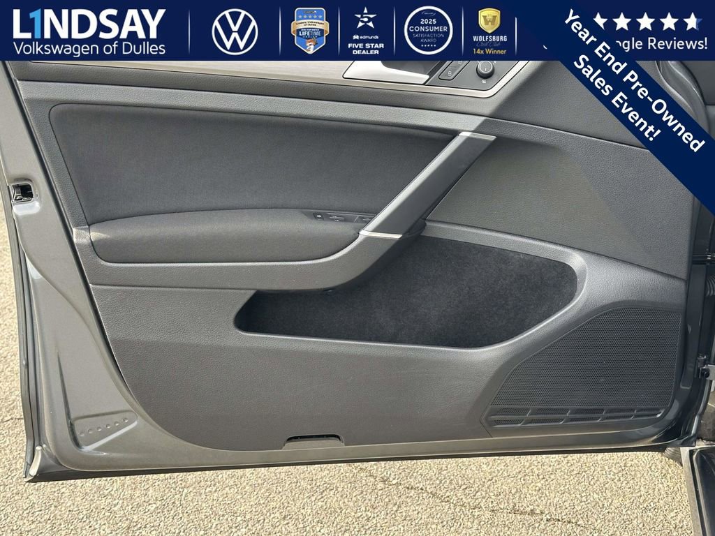 Used 2016 Volkswagen Golf S image 9