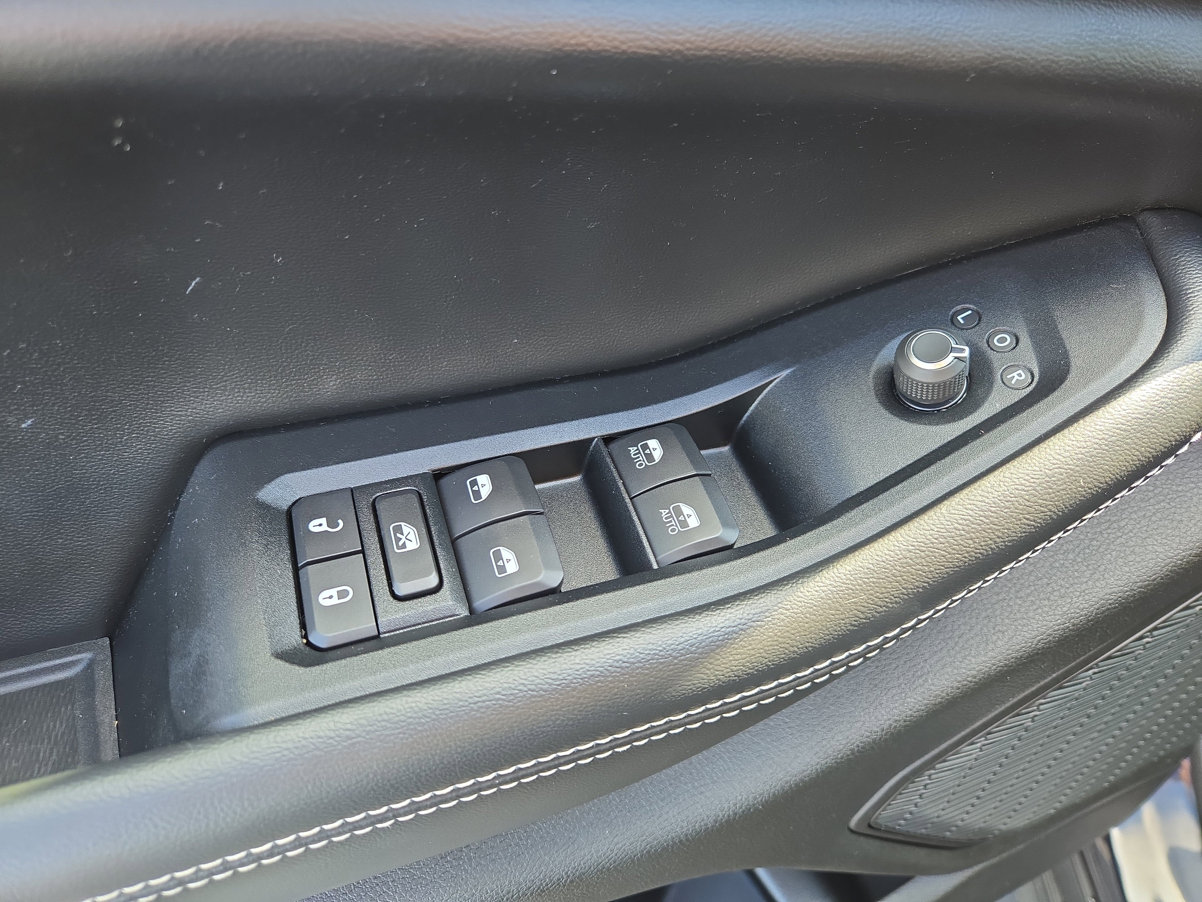 Used 2024 Jeep Grand Cherokee L Limited w/ Luxury Tech Group II image 14