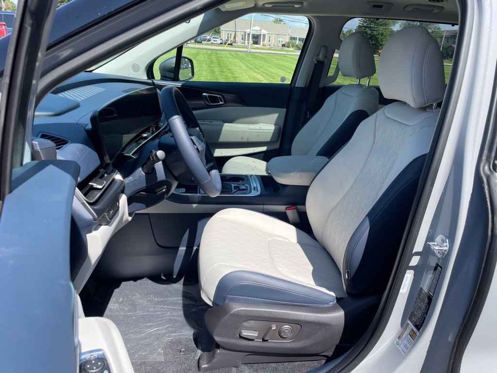 New 2027 Kia Carnival SX FWD image 8