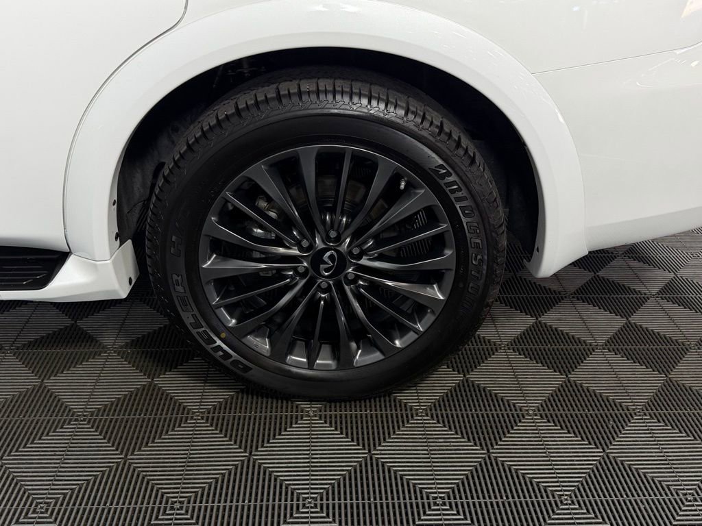 Used 2024 INFINITI QX80 Sensory image 11