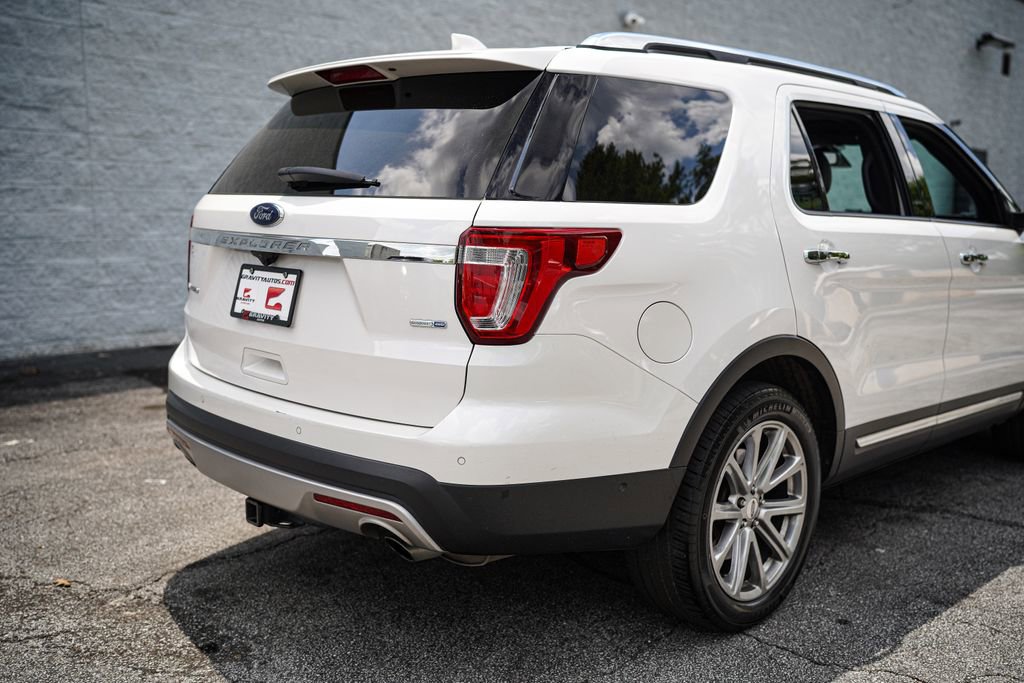 Used 2017 Ford Explorer Limited w/ Equipment Group 301A AWD/4WD image 15